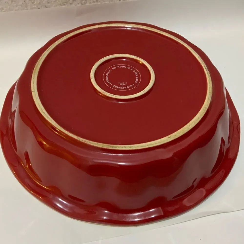 New Red Ceramic 11" Pie Plate / Casserole Dish Cornbread Pan w/ Scalloped Edges - Picture 3 of 7